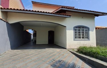 Linda casa com 4 dormitórios. Cidade Nova Peruíbe