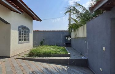 Linda casa com 4 dormitórios. Cidade Nova Peruíbe