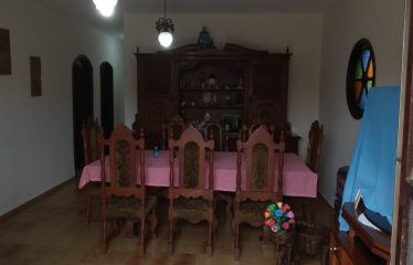 Casa em bairro nobre – 800 mts da praia